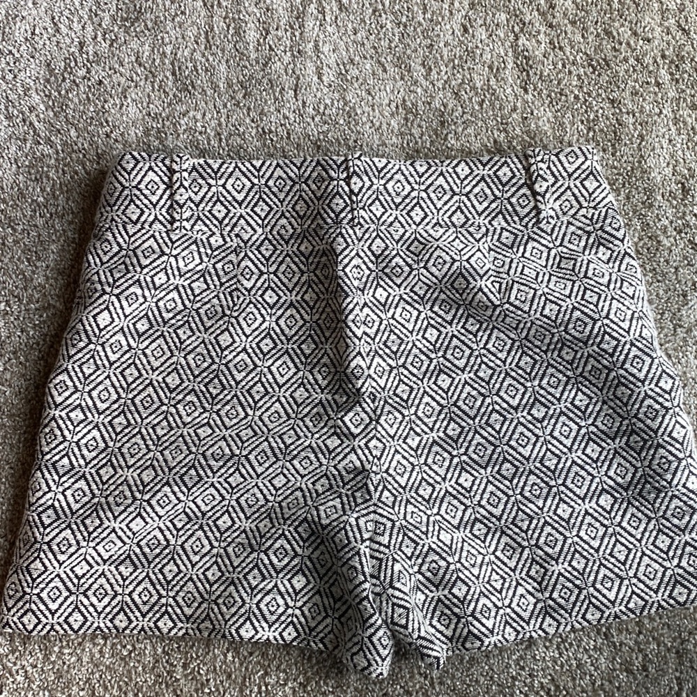 Loft shorts - Picture 2 of 3